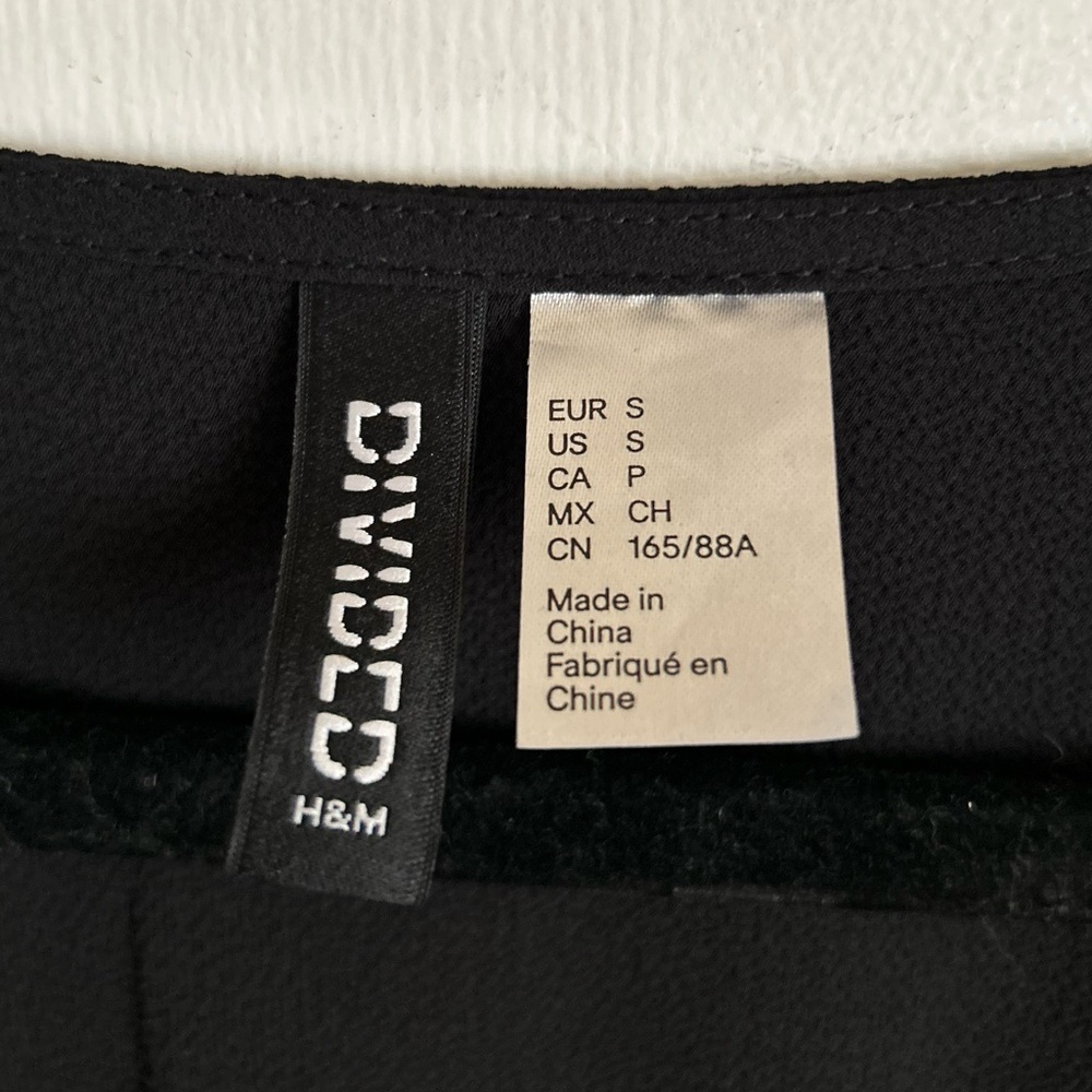 ❤️ 3/$15❤️
H&M crepe ankle length dress - Picture 4 of 14